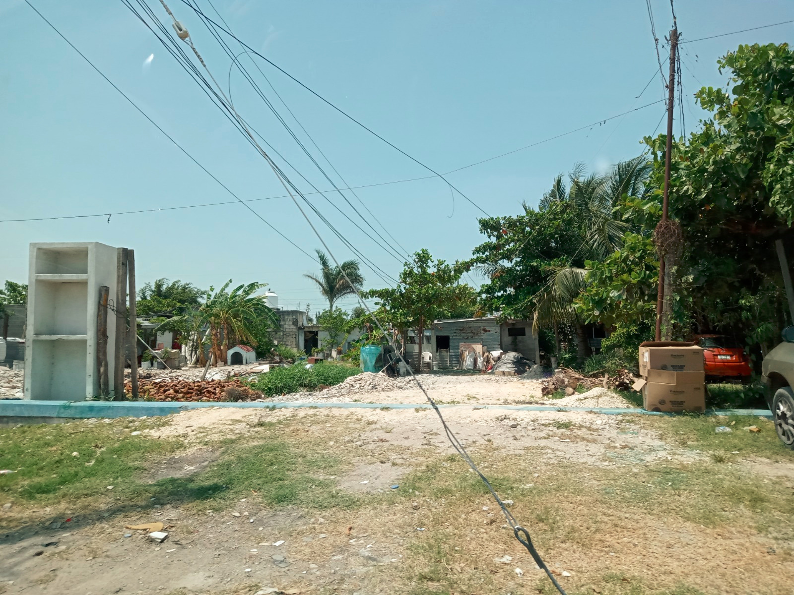 Falta voluntad de la CFE para regular el servicio en zonas de invasión