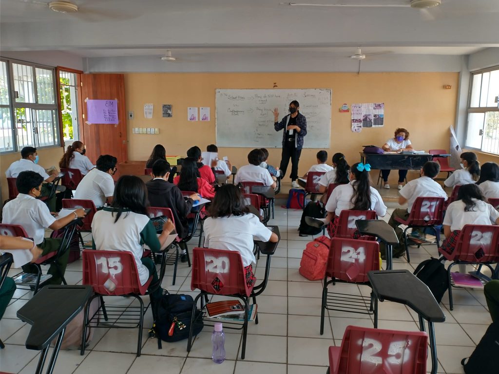 CIJ imparte pláticas de prevención contra adicciones