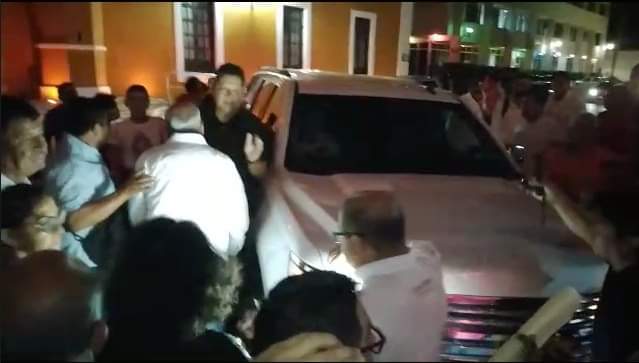 Layda amenaza a transportistas, tras bloqueo