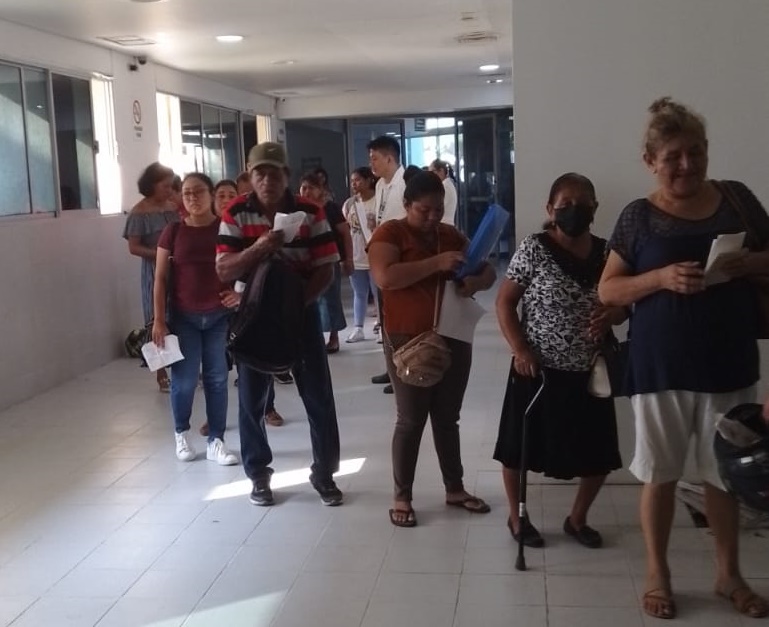 Continúa quejas contra el IMSS