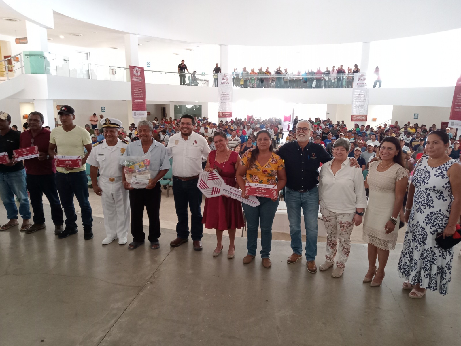 Pescadores ribereños de Ciudad del Carmen reciben apoyos de veda y baja captura