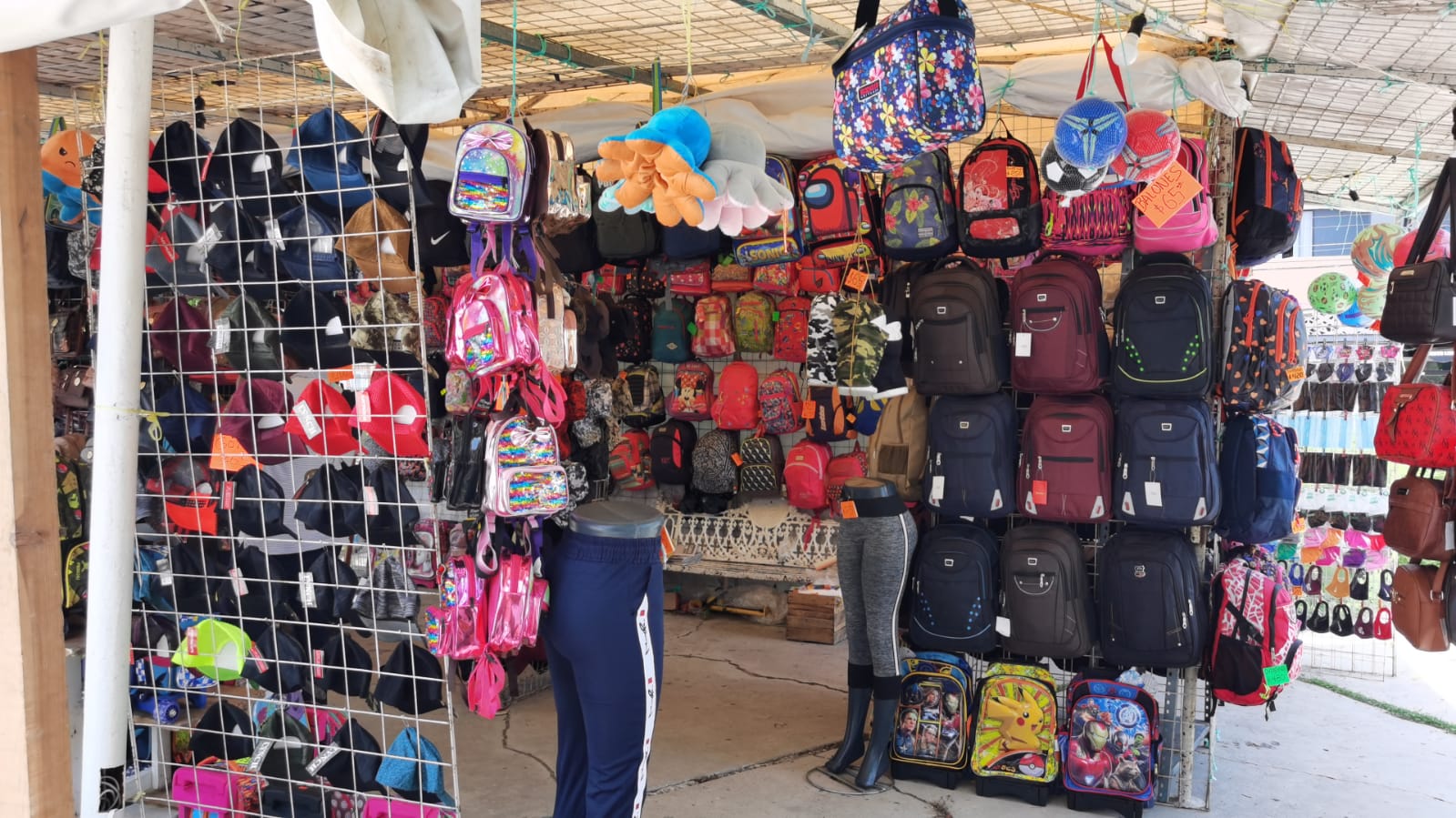 Tianguistas de Regreso a Clases de Ciudad del Carmen esperan un incremento en ventas de 30%
