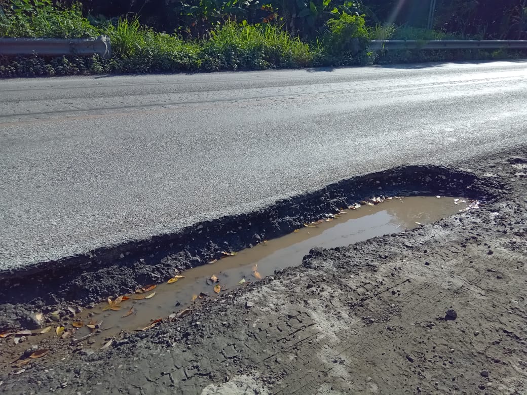 Hoyancos en la carretera de Atasta, trampas para automovilistas