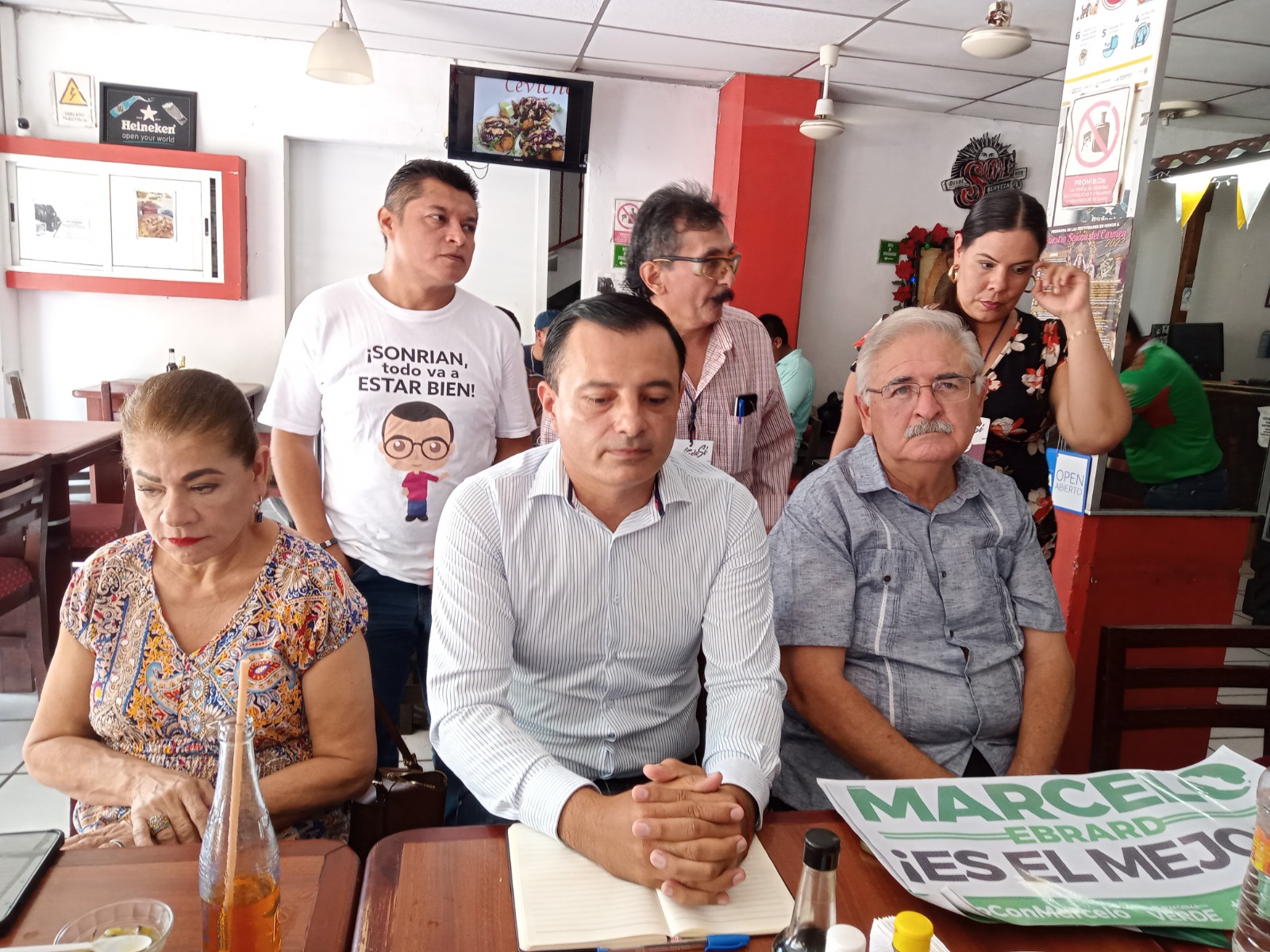 En conferencia de prensa al mediodía de hoy donde estuvieron presentes los representantes de “Plataforma Verde”, “Brigada de la Expresión, Fuerza Marcelo”, “Movimiento Progresistas Campeche”, “Expresión Avanzada Nacional” y el representante de la Tercera Circunscripción por parte del equipo de promoción de Marcelo Ebrard, se dio a conocer la inconformidad contra el INE