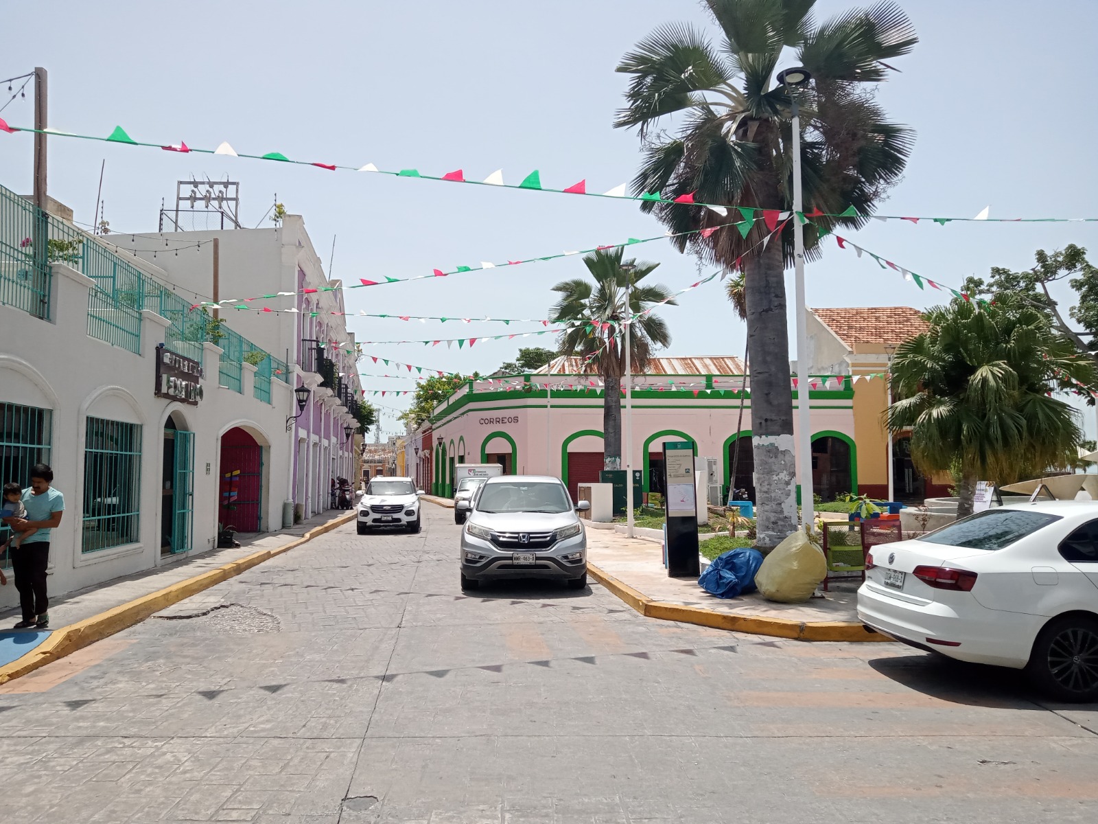 En Ciudad del Carmen comienza a sentirse el ambiente patrio