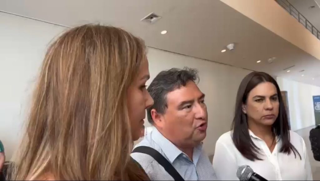 UNA FARSA LAS COMPARECENCIAS