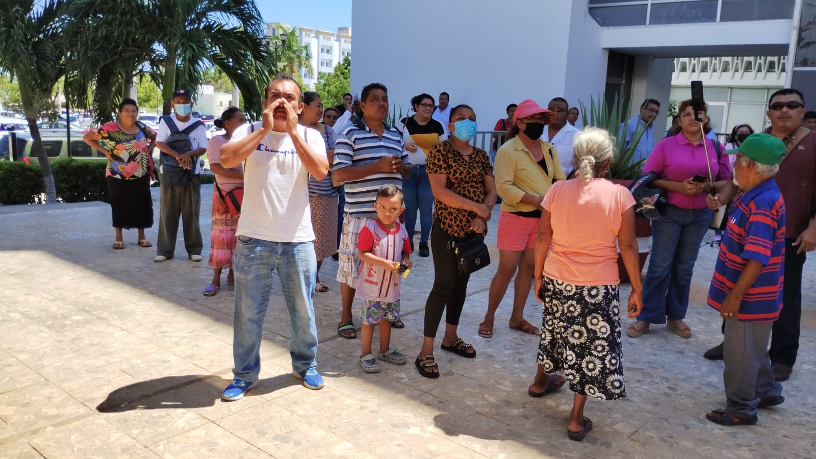 Protestan desalojados de San Eduardo