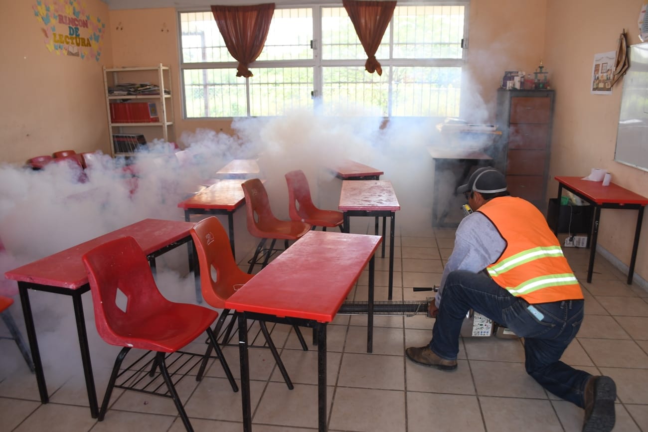 Alcaldía intensifica fumigación en escuelas