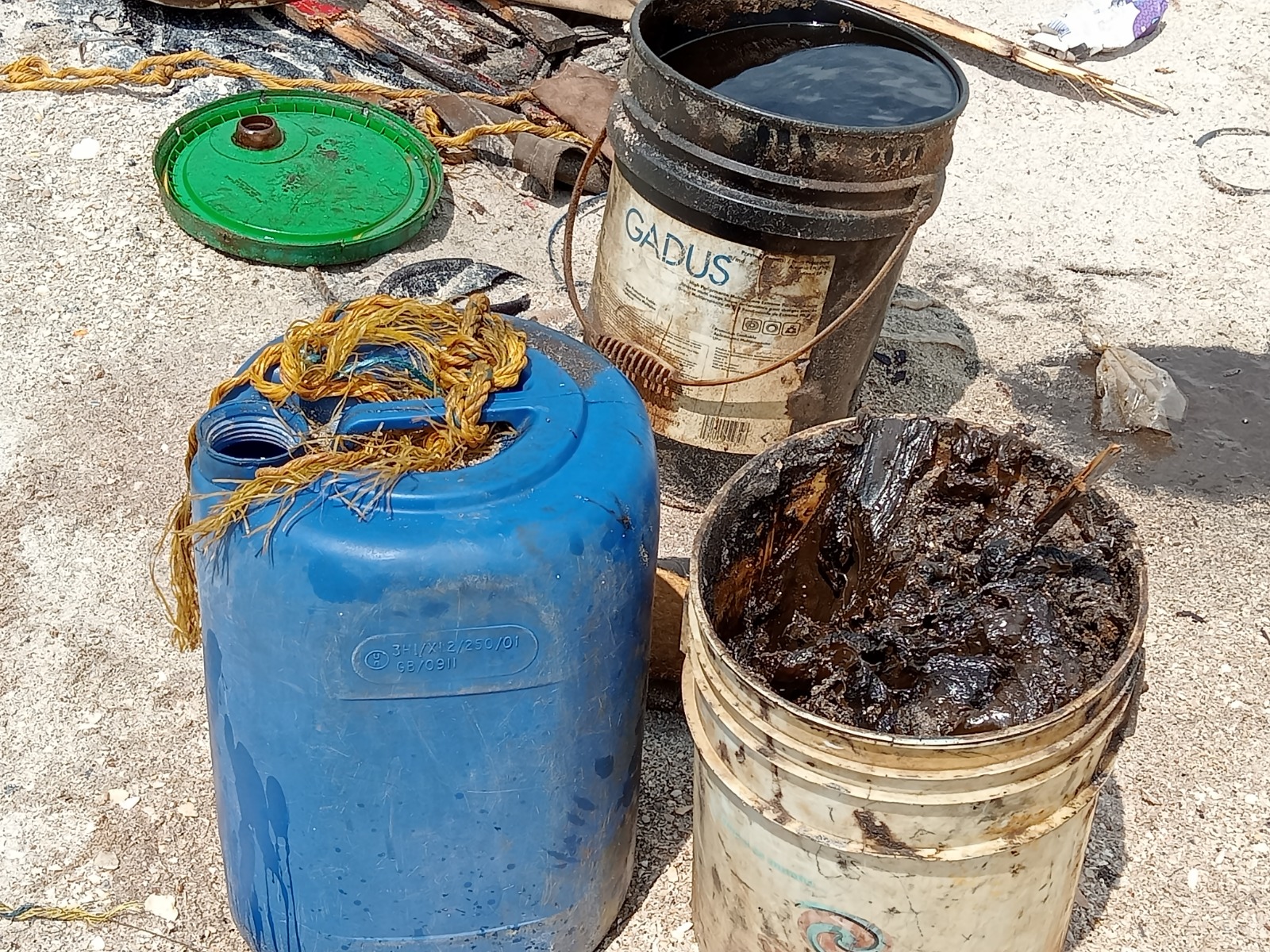 MADS exhorta a la empresa que desguazó el barco Caballo de Trabajo para que deje limpia la playa de la colonia Tierra y Libertad: En Ciudad del Carmen