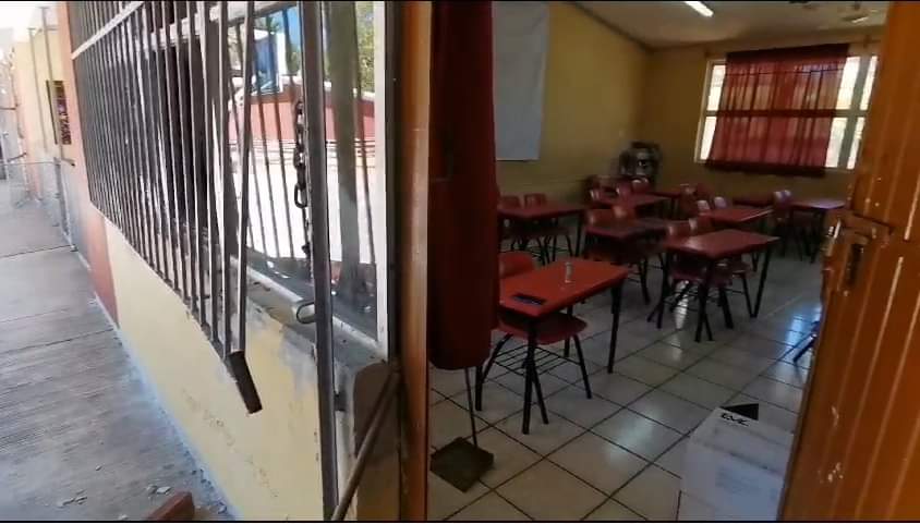 Roban otra escuela en Campeche