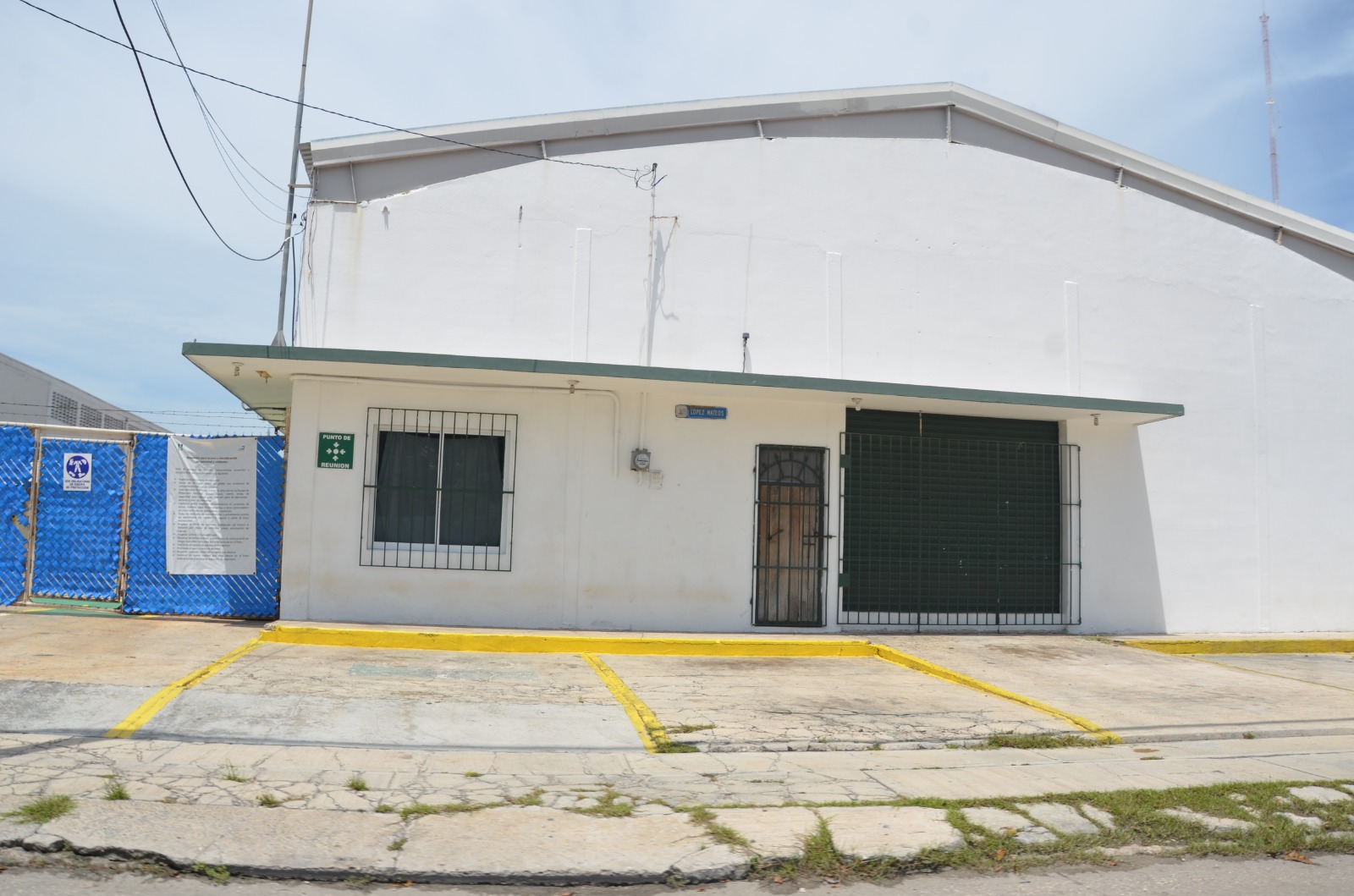 Atrasos en pagos de PEMEX a macroempresas ha generado el cierre de algunas PyMES en Ciudad del Carmen