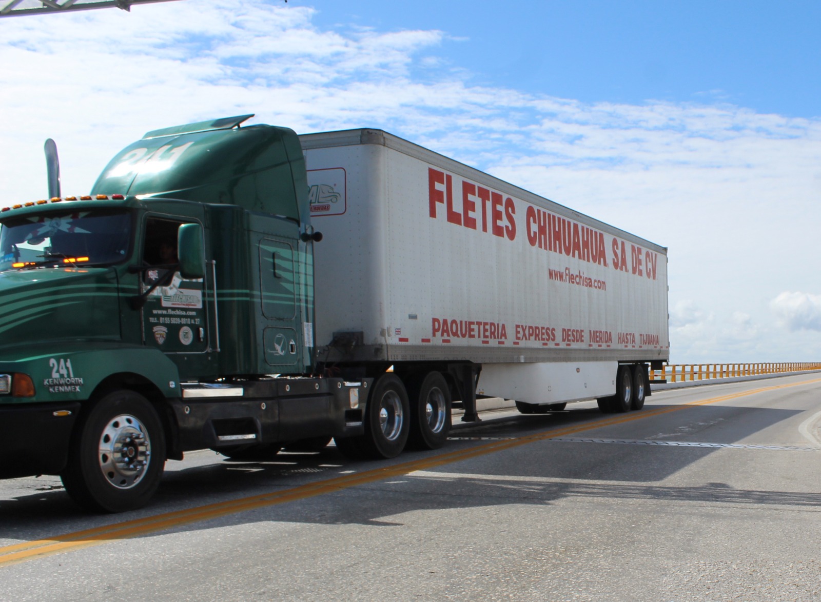 Ciudad del Carmen no requiere de un desvío carretero que destruya más la naturaleza