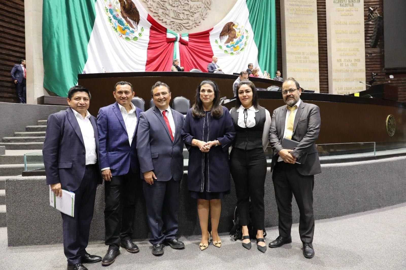 Legisladores campechanos cabildean