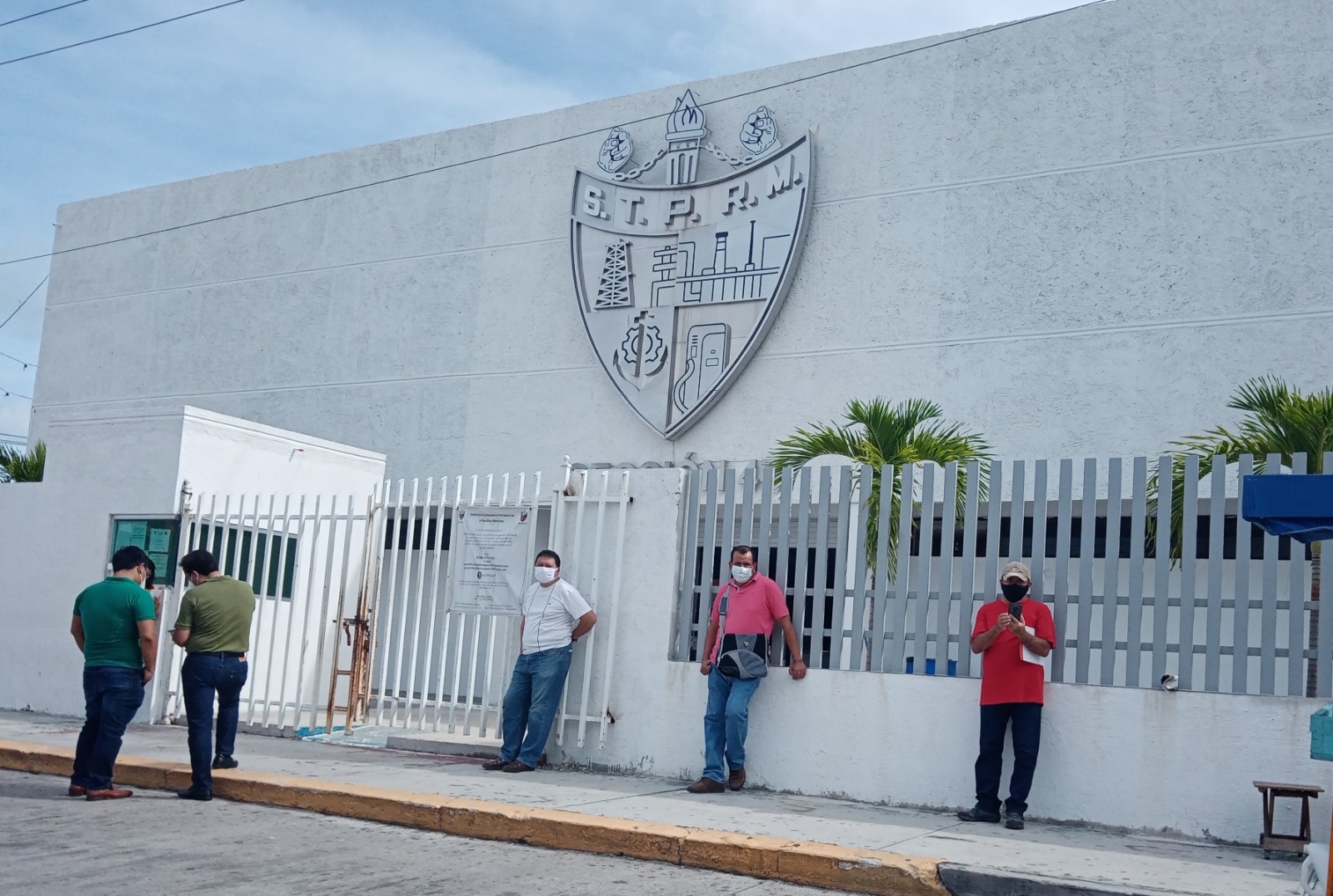Petroleros de la Sección 47 pedirán extinción de dominio contra familiares de Romero Deschamps