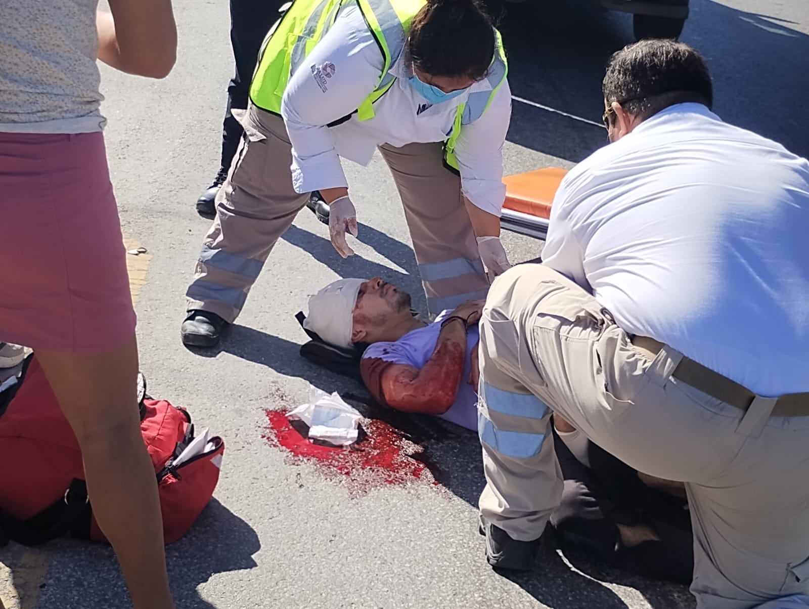 Motociclista seriamente lesionado