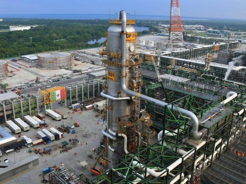 Transformación de Deer Park impulsa procesamiento de crudo de Pemex