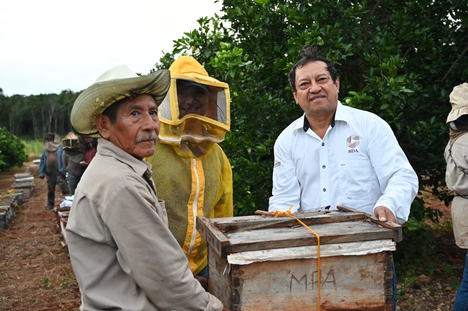 Entregan colmenas a productores