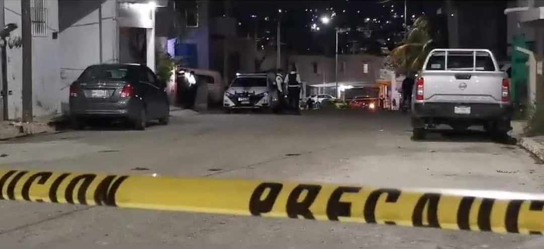 Delincuentes accionan su arma