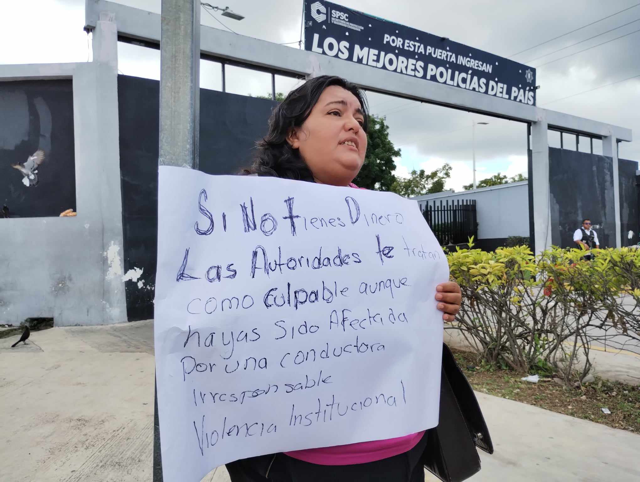 Denuncia a las autoridades policíacas