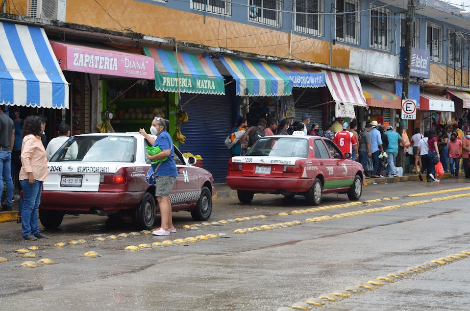 Taxistas que abusen en el cobro de servicio deben ser sancionados