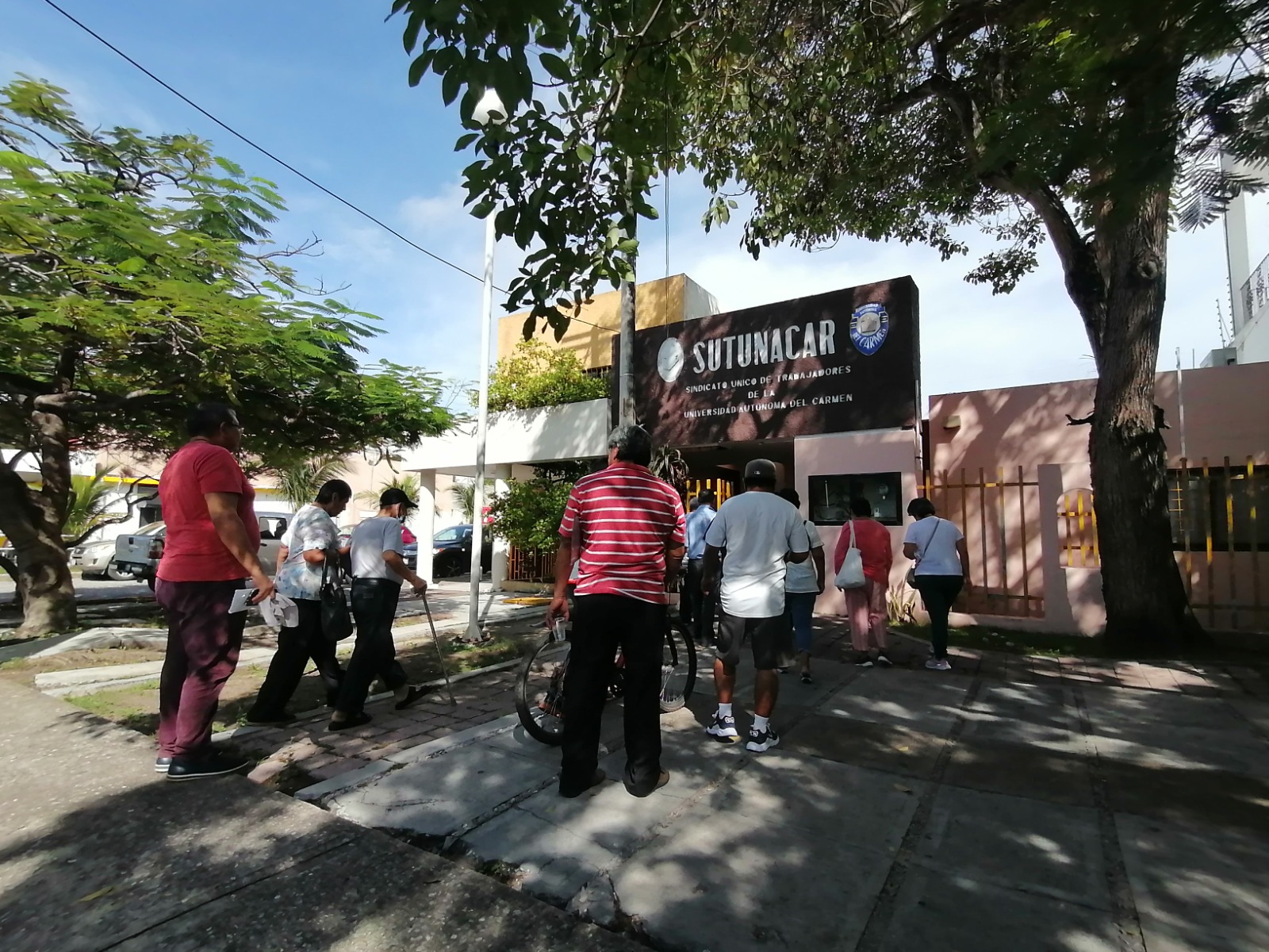 Sindicalizados de la UNACAR podrían emplazar a huelga a la universidad