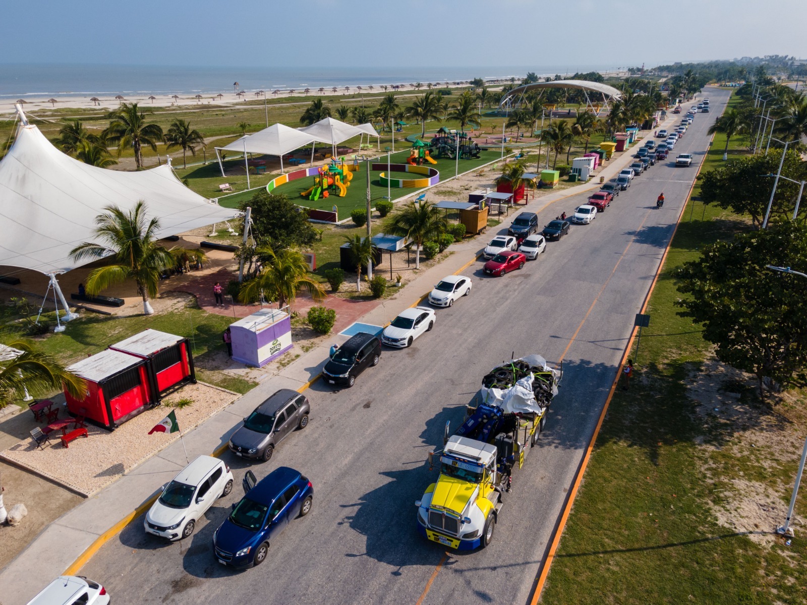 Largas filas para el pago de refrendo vehicular en Ciudad del Carmen