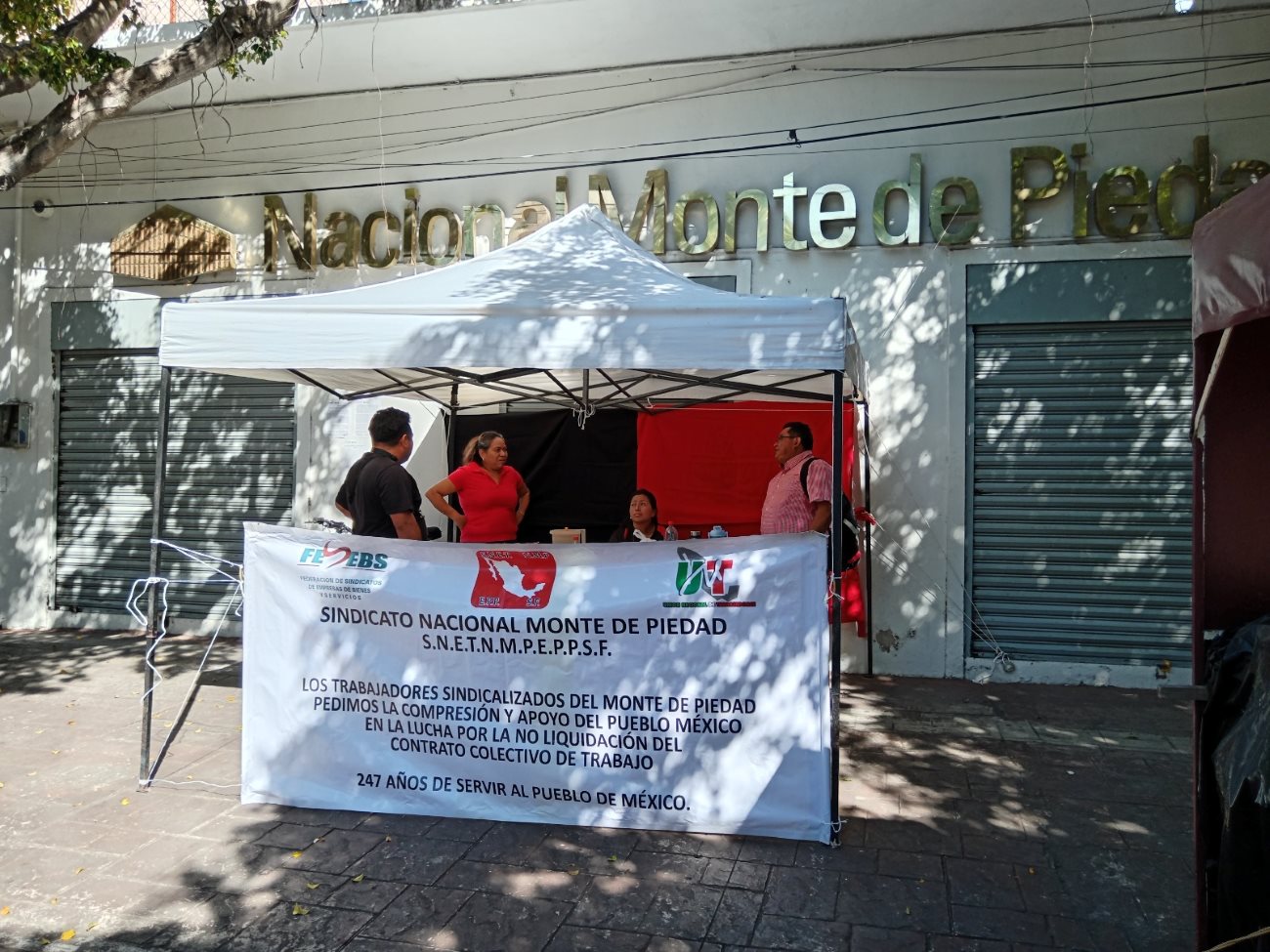 Trabajadores de Monte de Piedad continúan en huelga