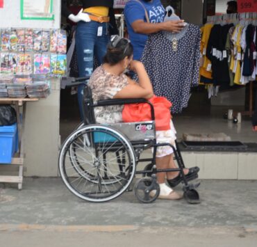 Inicia multas contra conductores que se estacionen en áreas de discapacitados