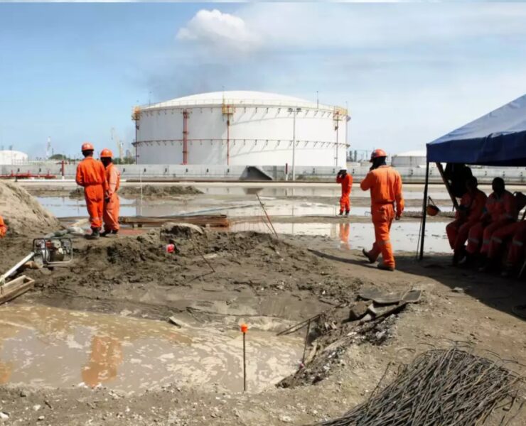 Empresas y sindicatos mutilan el salario a los obreros