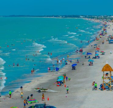 Habrá suficiente personal para limpiar la playa durante Fiesta de Mar