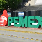 Comerciantes pedirían a Sheinbaum que traiga la torre completa de Pemex a Ciudad del Carmen