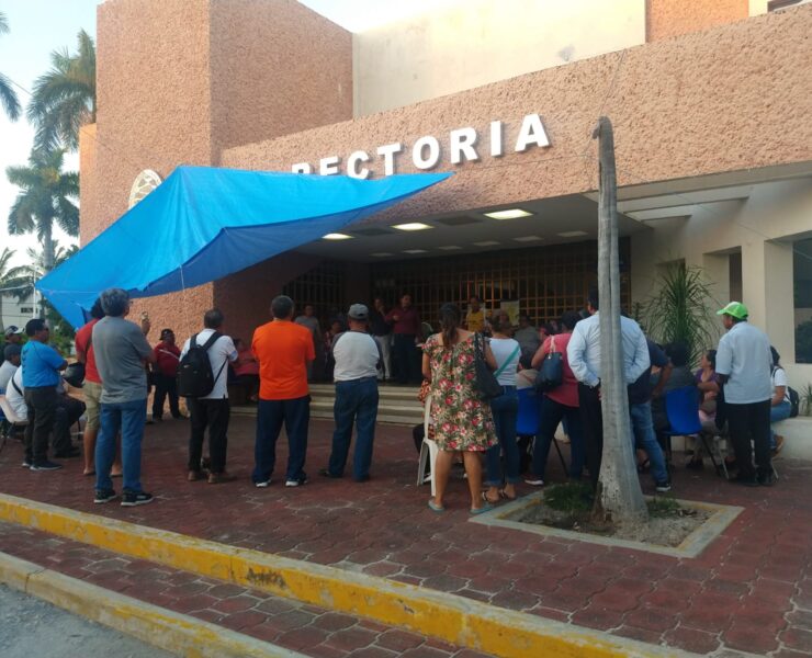 Debacle sindical laboral en la Unacar en la rectoría de Ruz Hernández