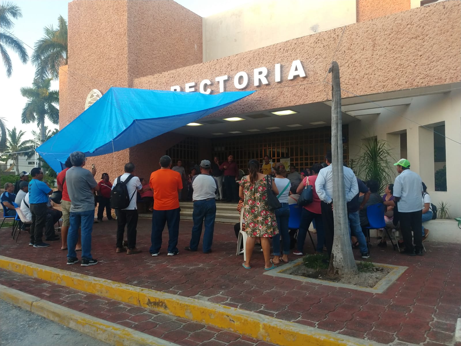 Debacle sindical laboral en la Unacar en la rectoría de Ruz Hernández