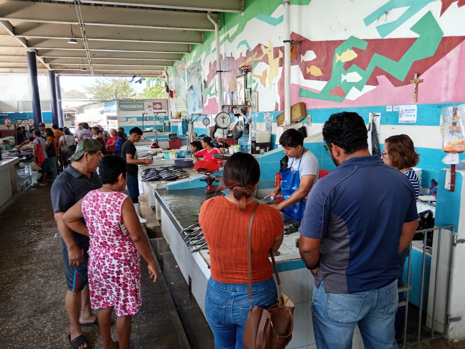 Sube precio de pescados y maricos