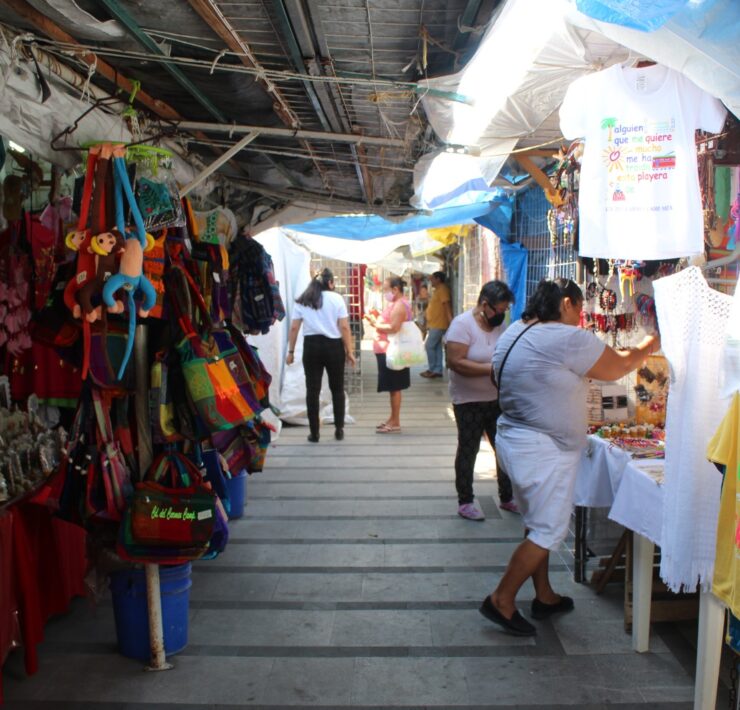 Artesanos carmelitas cifran su esperanza en Semana Santa