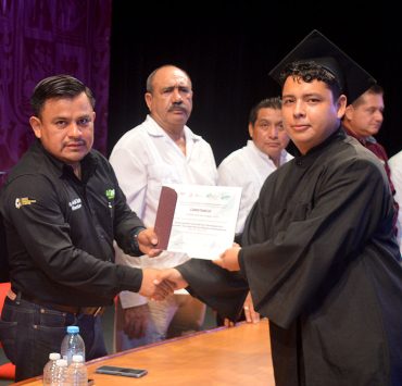 La UTCAM avanza con la entrega de títulos rezagados