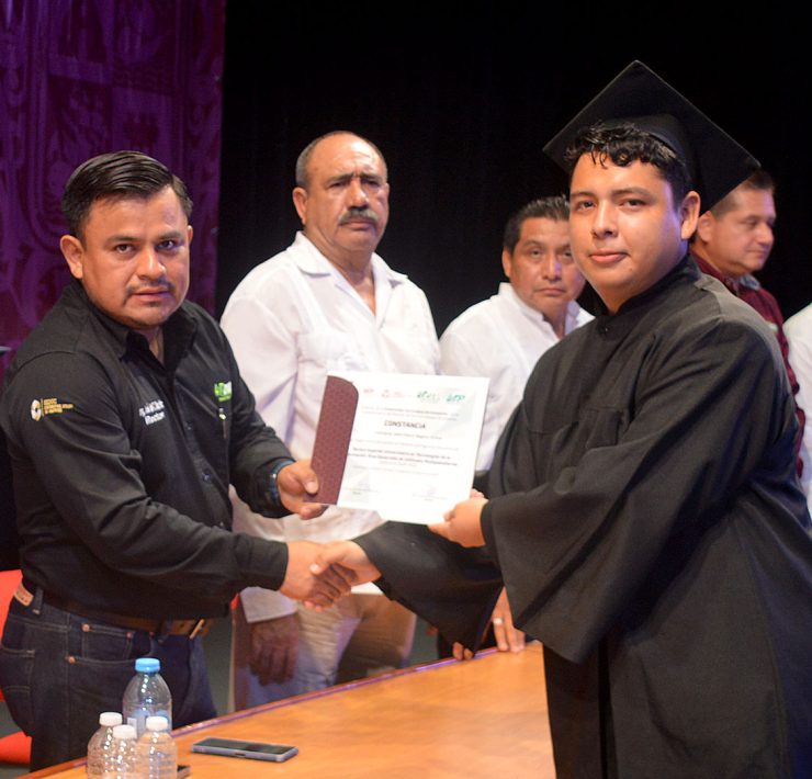 La UTCAM avanza con la entrega de títulos rezagados