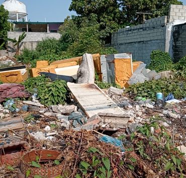 Predio baldío en la colonia Benito Juárez convertido en basurero