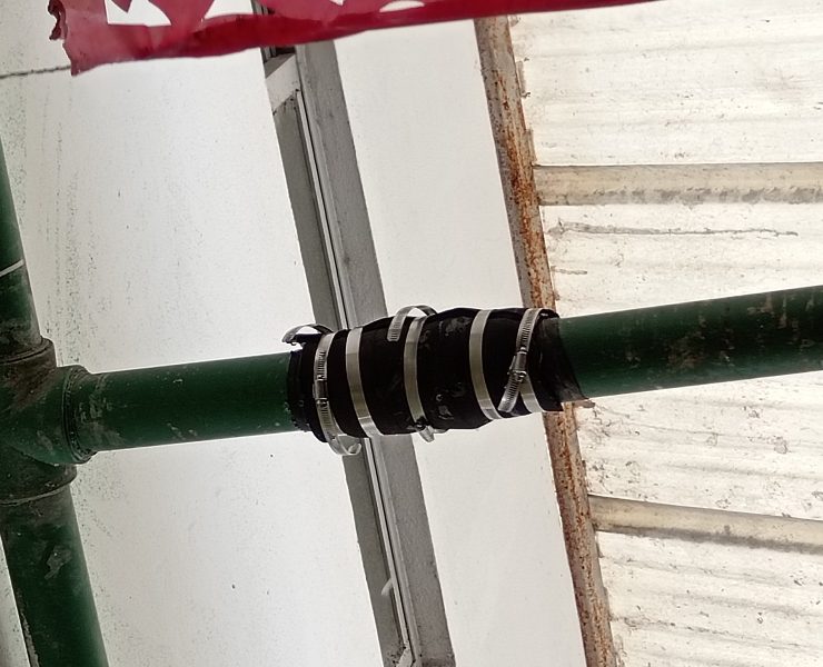 Fuga de agua en el mercado AFA