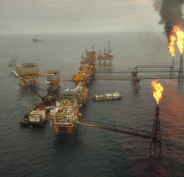 Petroleros trabajan con alto riesgo en plataformas deterioradas