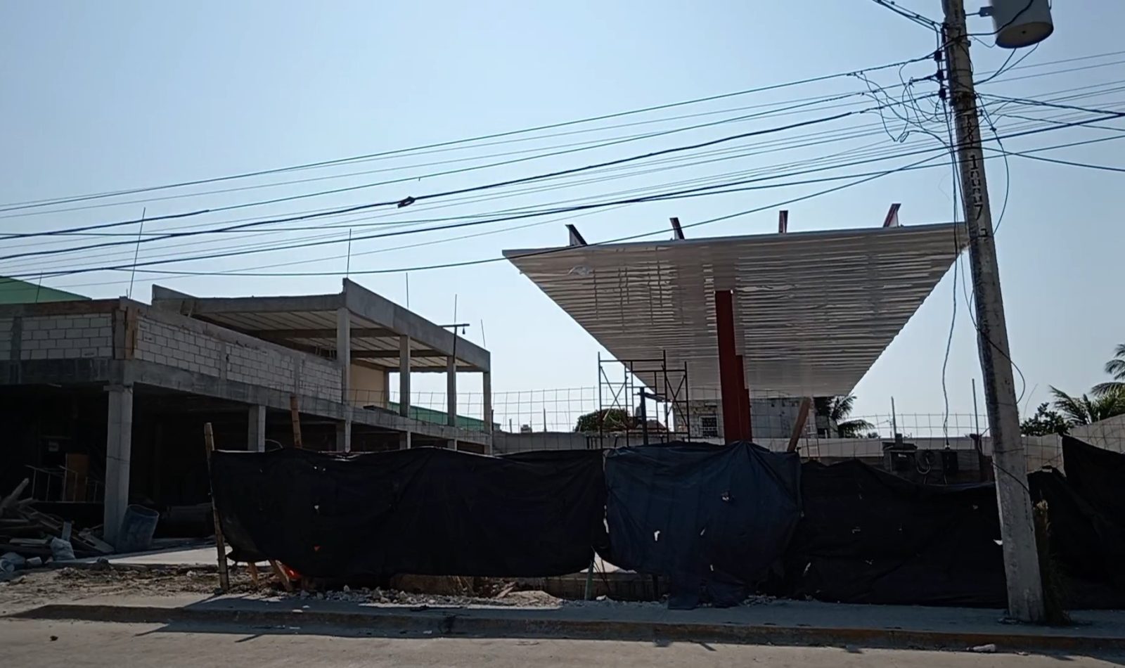 Gasolinera en la avenida 10 de julio sería una bomba de tiempo