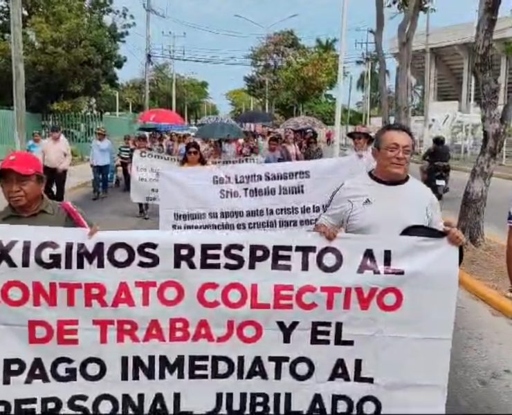 Marcha de inconformidad de trabajadores jubilados de la Unacar