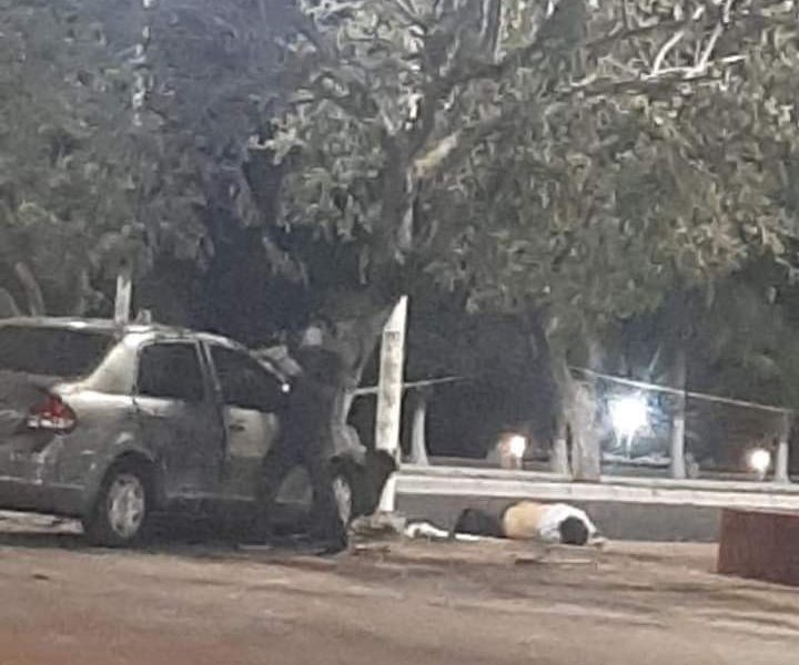 Se estrelló contra un poste