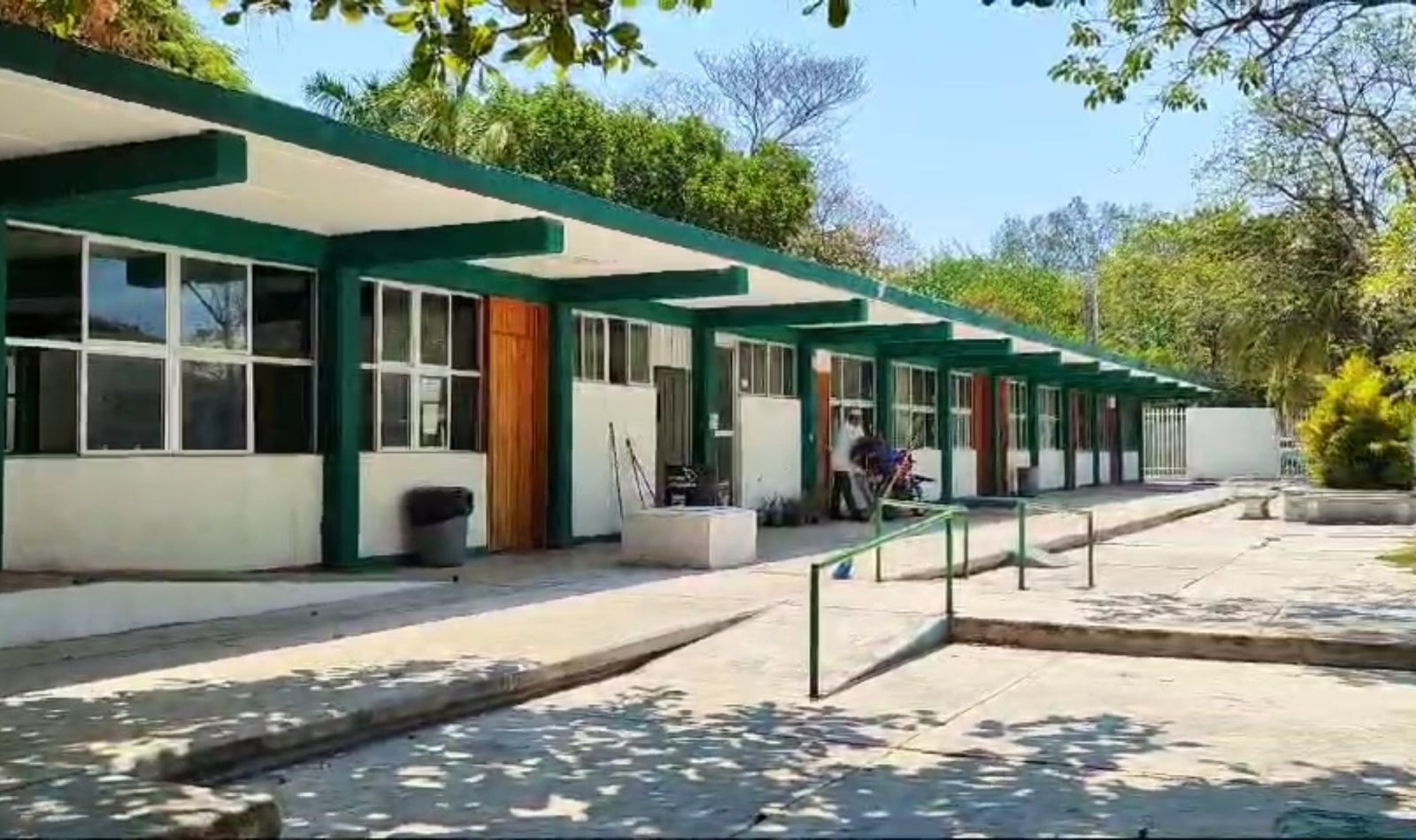 Paralizadas las labores en el Conalep desde hace tres días