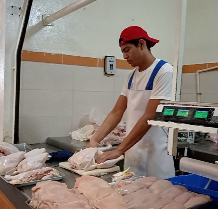 Comerciantes de pollos cifran expectativas para el 10 de mayo