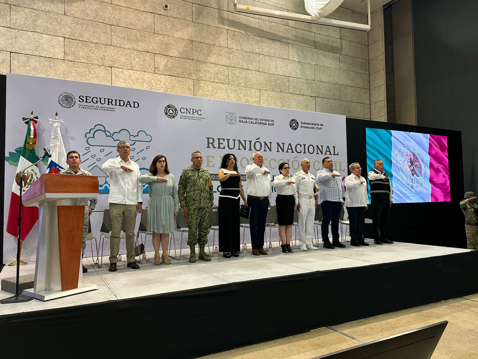 Al menos 20 ciclones