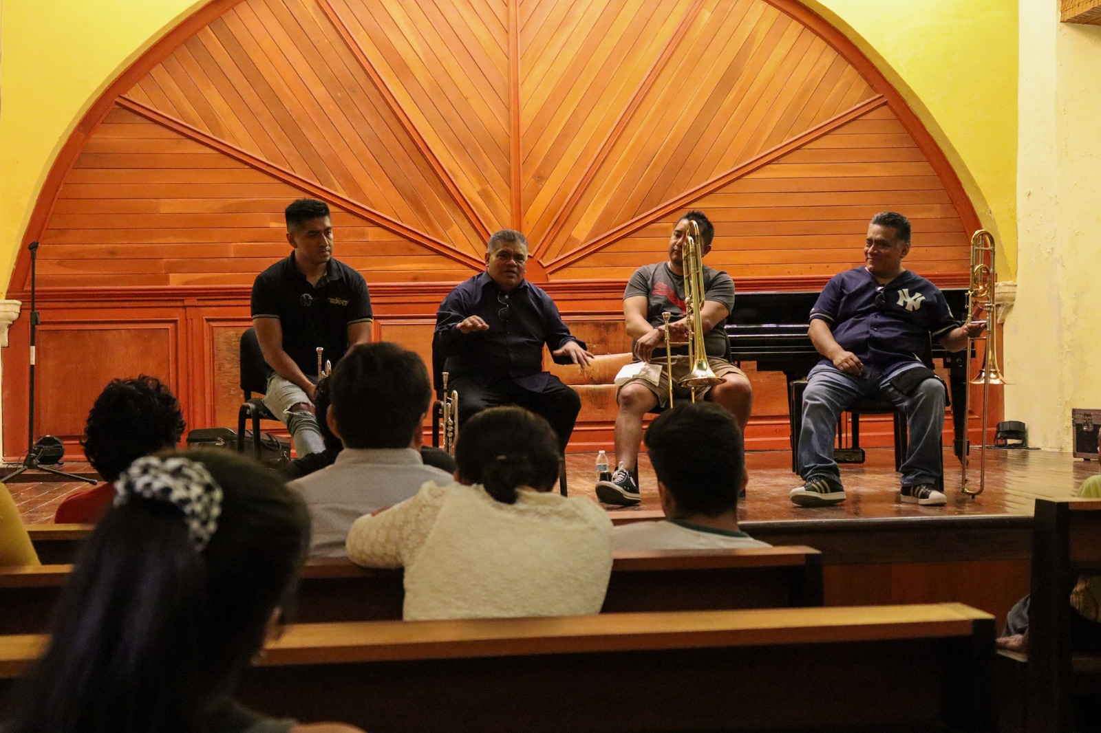 Imparten integrantes de los Ángeles