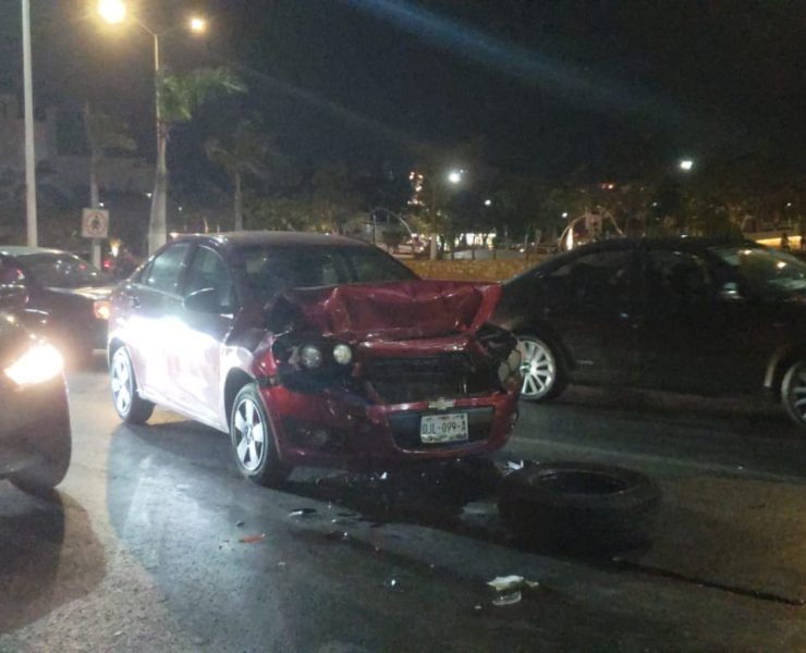 Destrozó su vehículo