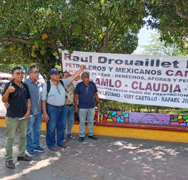 Petroleros finiquitados en el Quinazo piden justicia