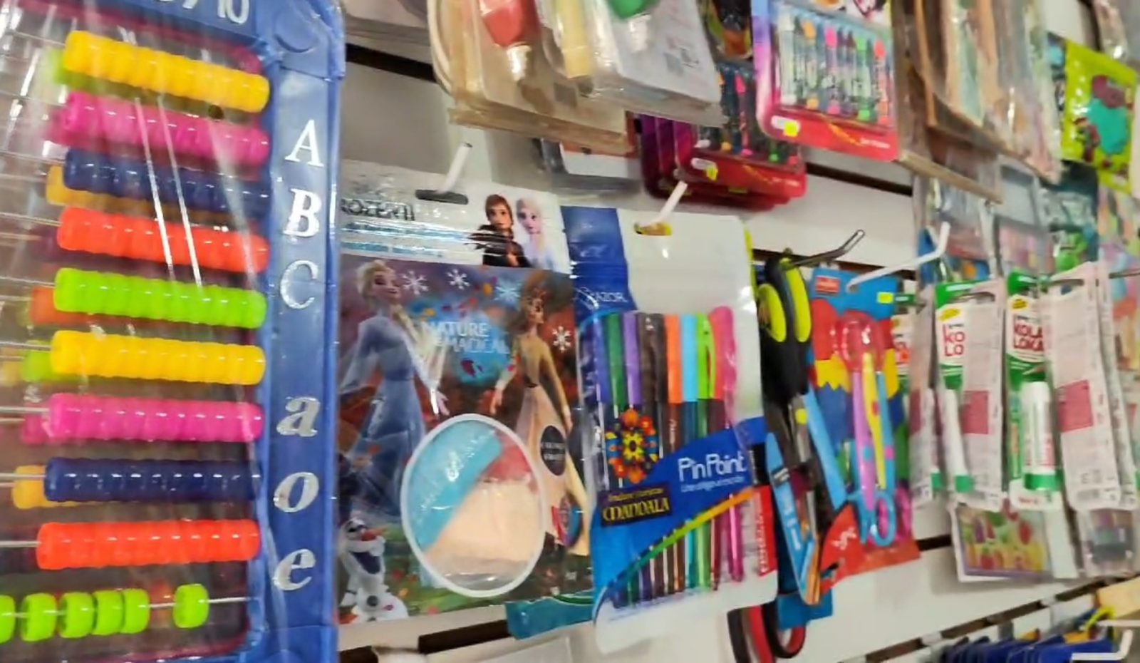 Cae venta en papelerías hasta en un 95%